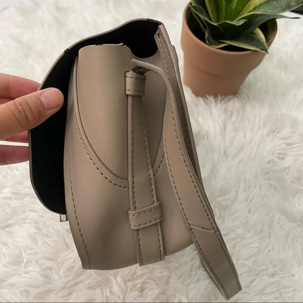 Zac Posen Eartha Iconic Saddle Shoulder/ Crossbody Bag - Beige sz small - Picture 6 of 16